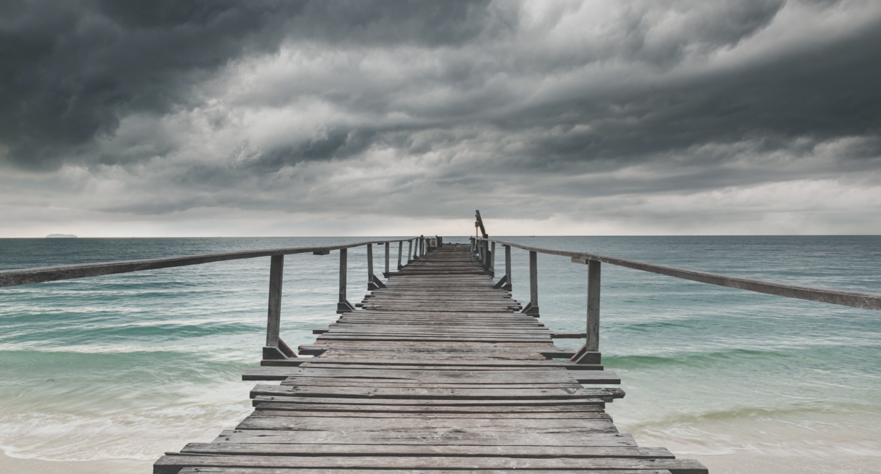 Steiger onder donkere wolken — module Bezinning
